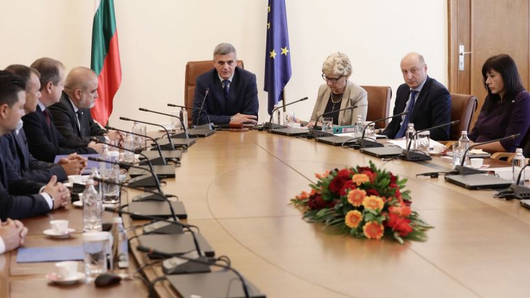 Премиерът Стефан Янев разпореди създаване на работна група за разплащане