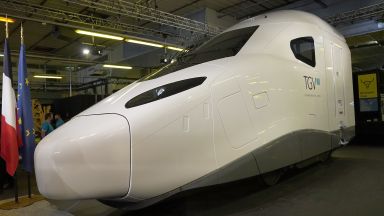 Франция с "голяма авантюра": Показа нов модел високоскоростен влак (снимки)