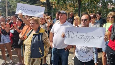 С протести продължили седмица хиляди жители на Айтос и околните