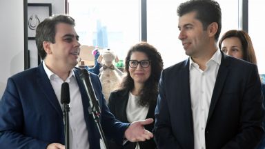 Кирил Петков и Асен Василев черпят гласове от сходни политически