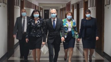 Плавното нарастване на новите случаи на коронавирус в страната все