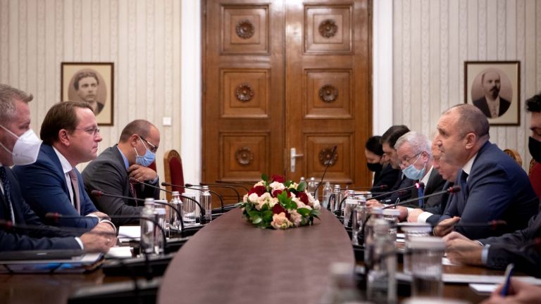 Румен Радев: Декларациите и обещанията в диалога със Северна Македония вече не работят