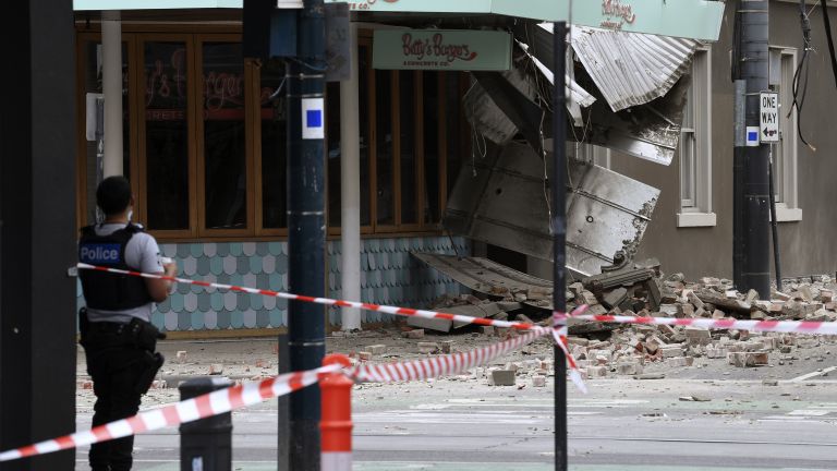 6 on the Richter scale rocked Melbourne, caused damage and left thousands without electricity (photos / video)