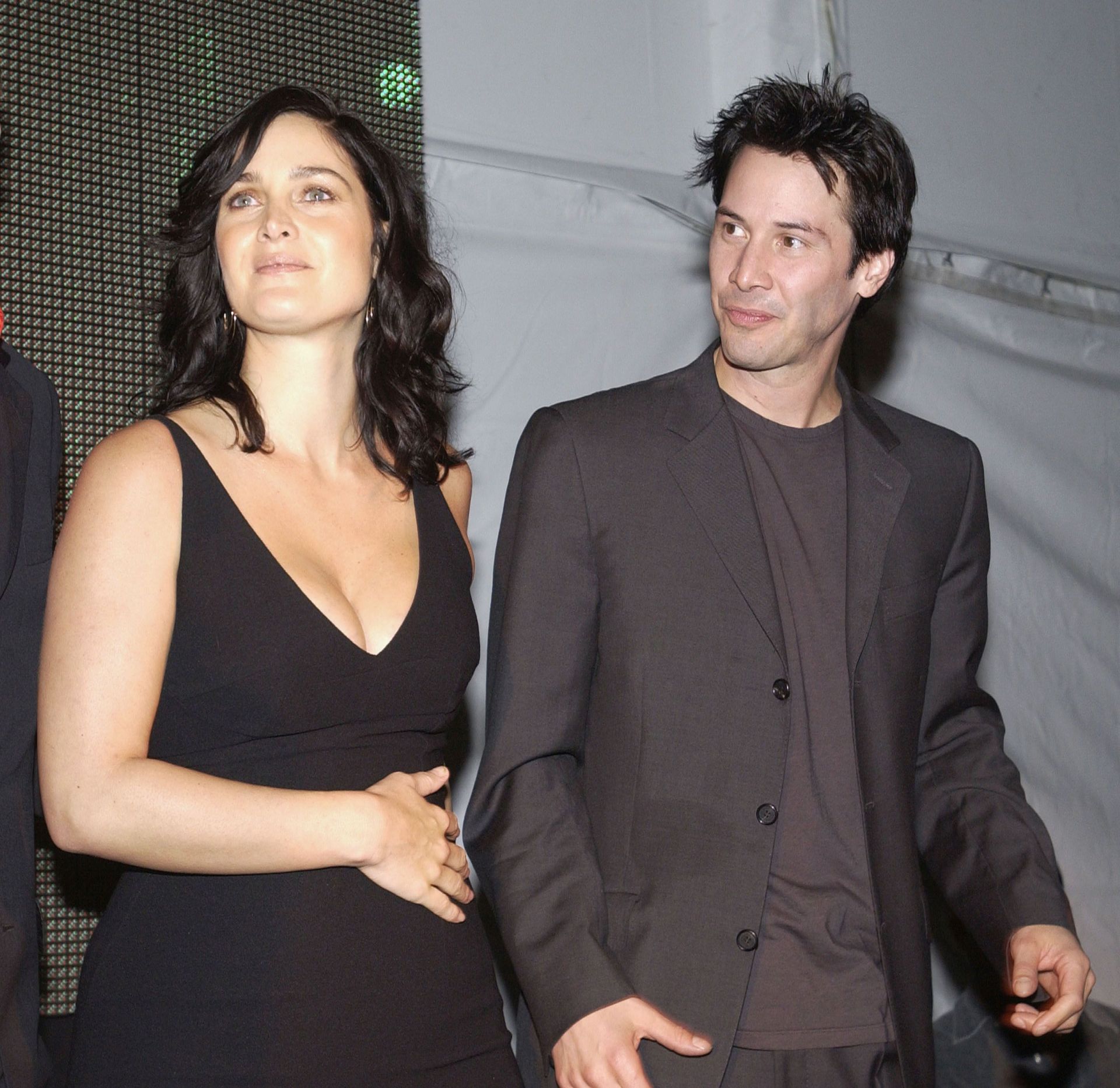 Кари-Ан Мос и Киану Рийвс пак ще се обичат на големия екран-тук са на премиера на "Матрицата: Презареждане" през 2003 г.