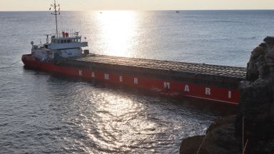 Изтича времето за разтоварване на заседналия на 20 септември в