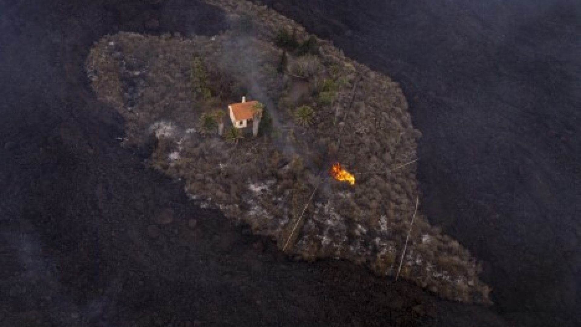Стена от огнена лава: Ужасяващо зрелище на остров Ла Палма