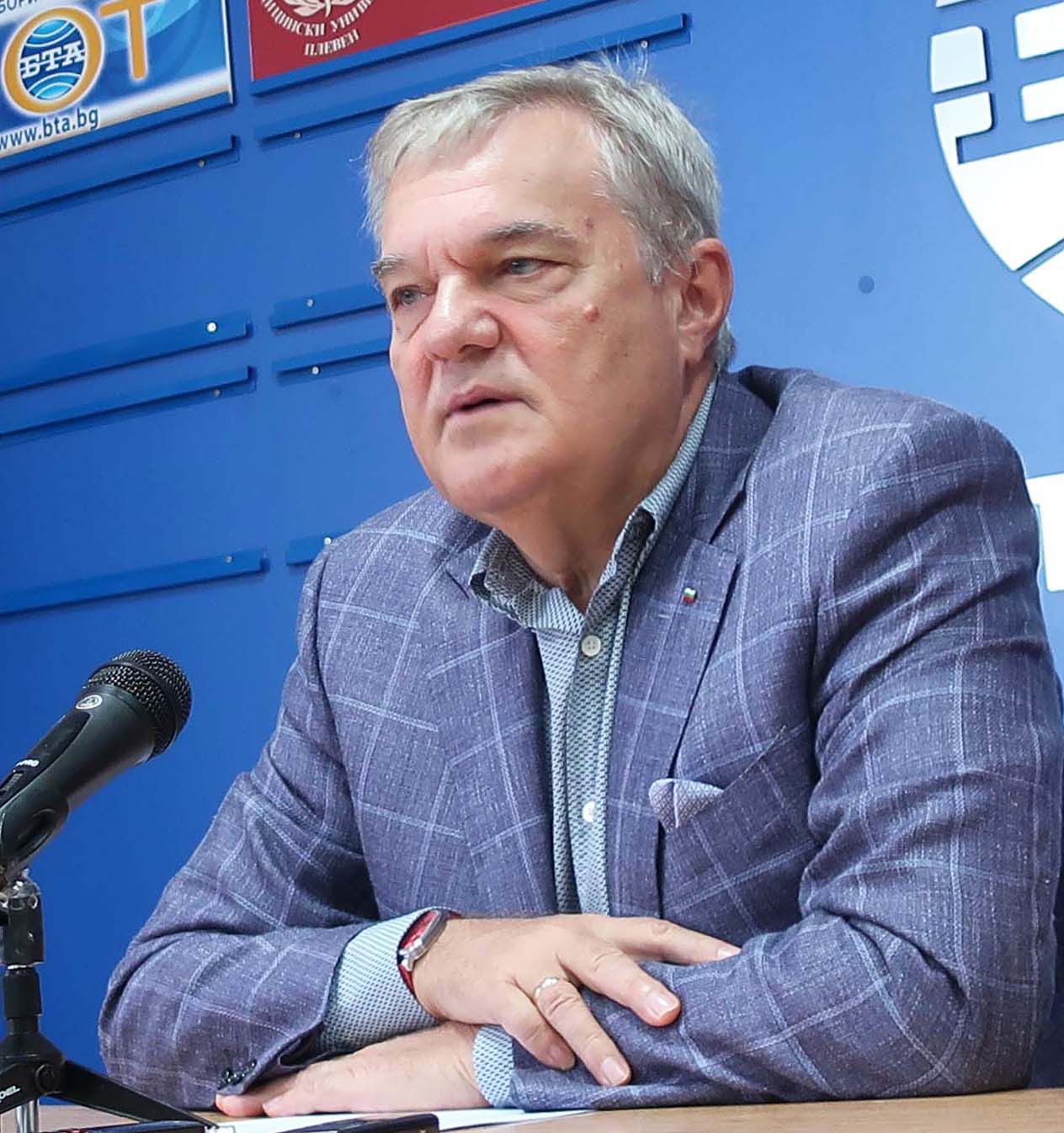 Лидерът на АБВ и бивш вътрешен министър Румен Петков 