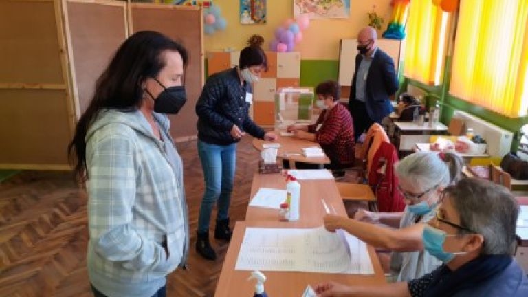 The referendum in the village of Madara ended with turnout of about 42%