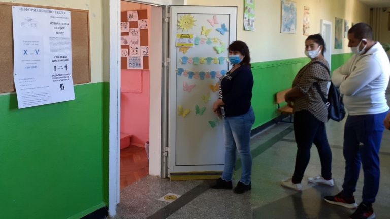 Жителите на Мадара пожелаха на проведения вчера референдум селото да