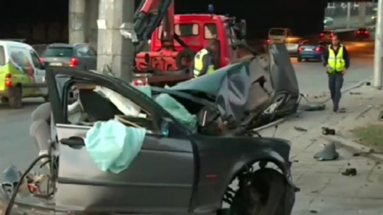 Тежка катастрофа е станала тази сутрин в София. Лека кола