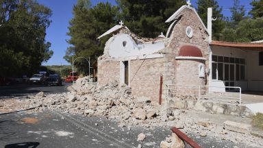 Един загинал и 9 ранени след силен трус на остров Крит (снимки/видео)
