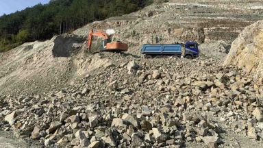 Три свлачища са се активирали на автомагистграла Струма в участъка