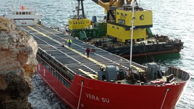 Община Каварна обяви частично бедствено положение заради заседналия кораб