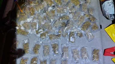 Столични полицаи задържаха 45 годишен руски гражданин с почти 1 килограм