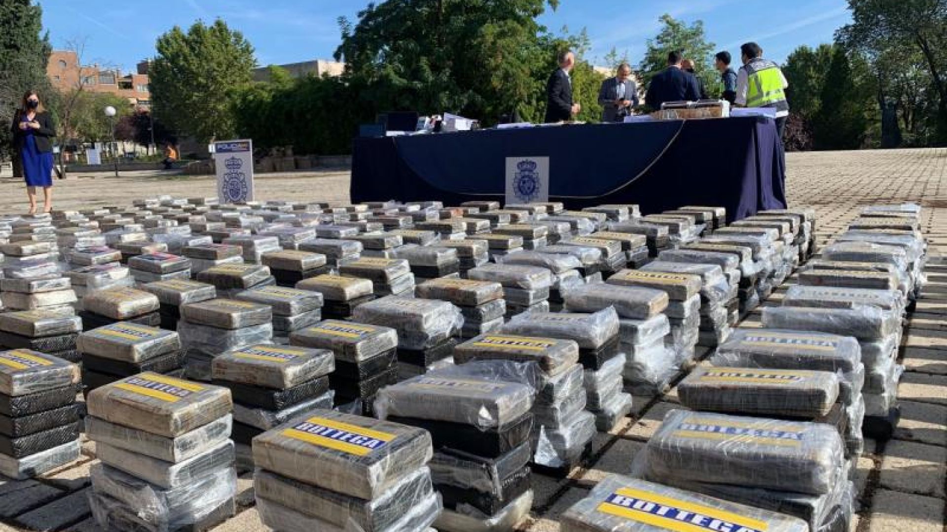 Разбиха най-голямата мрежа за трафик на кокаин в Европа (видео)