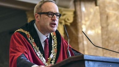 Софийският университет Свети Климент Охридски не трябва да бъде използван да