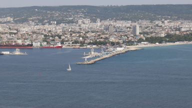 Инцидент и във Варна с кораб на фирмата-собственик на заседналия "Vera S