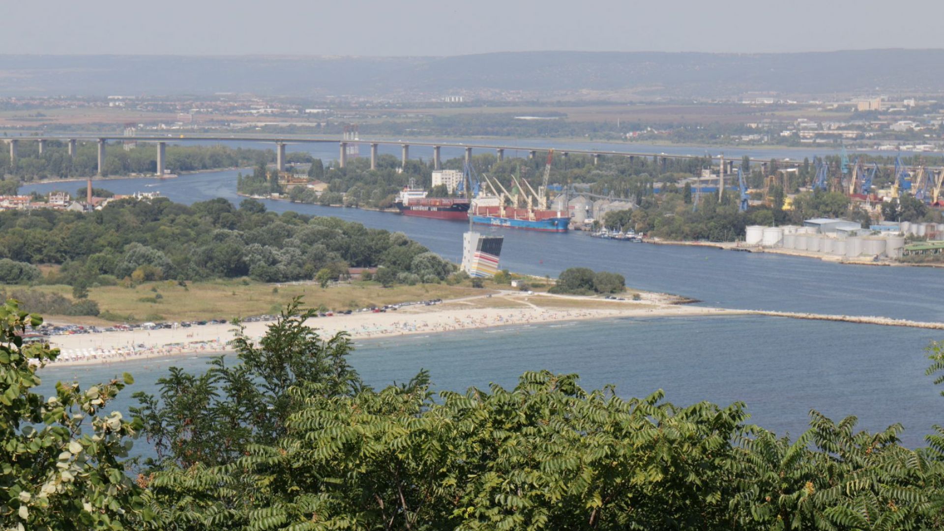 Директорът на пристанище "Варна": Портът няма капацитет да приеме украинското зърно