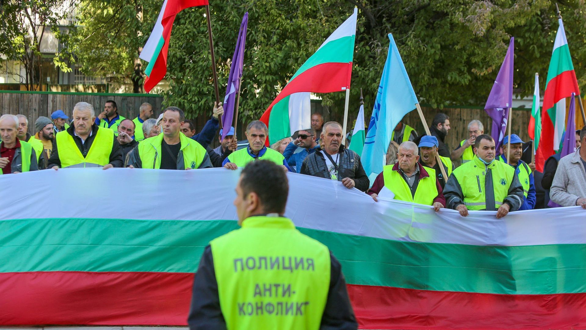 Дават 9 млн. на протестиращите пътни строители до края на седмицата