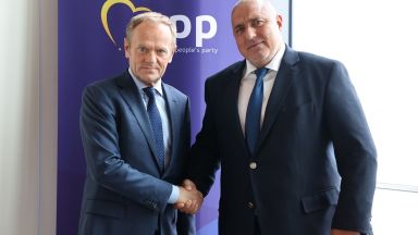 България е в състояние на хаос и свободно падане след