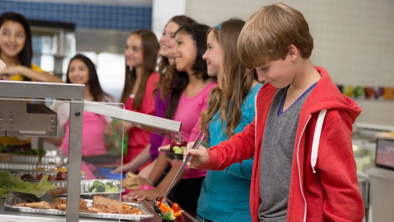 18 кг храни от животински произход с неправилно съхранение и