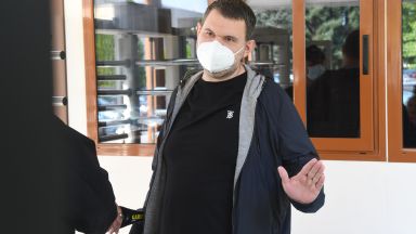 Бившият депутат от ДПС Делян Пеевски пристигна в сградата на
