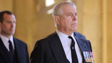 Британският принц Андрю ще даде показания под клетва през март