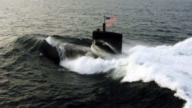 Американска ядрена подводница се е сблъскала с неидентифициран предмет докато