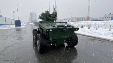 Роботи пазят най-новия космодрум на Русия