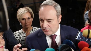 Виждал съм Ахмед Доган веднъж и то от 10 метра