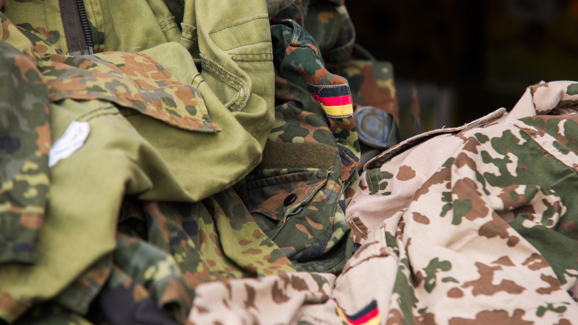 Отстраниха германски военни след подозрения за сексуална агресия и хитлеристка идеология