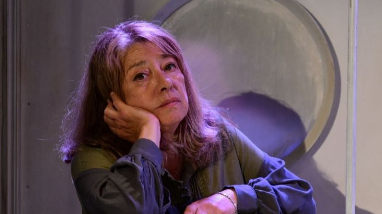 Актрисата Сашка Братанова провокира зрителите с "Болки на душата"