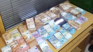 529 000 евро недекларирана валута откриха митническите служители на ТД