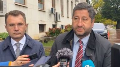 Лидерът на Демократична България Христо Иванов оглави кандидат депутатската листа на