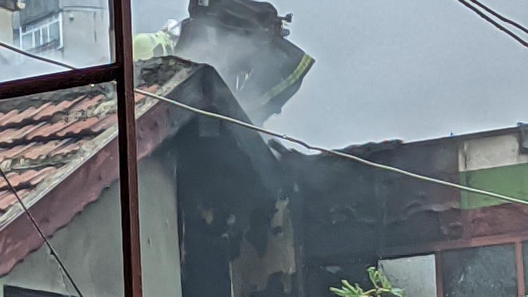 Голям пожар избухна в центъра на Варна. Пламъци са обхванали