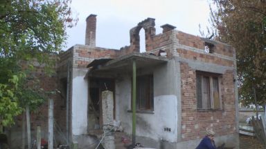 Две незрящи сестри бедстват в пазарджишкото село Динката съобщи