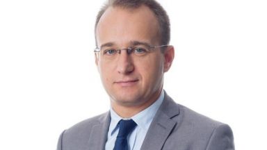 Председателят на ПП МИР Морал Инициативност Родолюбие Симеон Славчев води