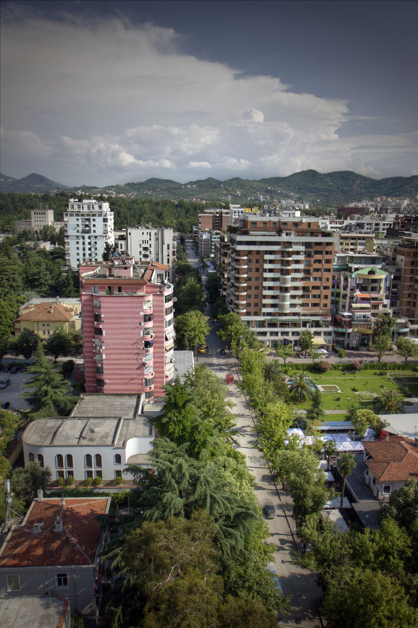 Кварталът "Блоку" е частният рай за комунистическата върхушка в Тирана