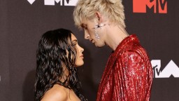 Меган Фокс и Machine Gun Kelly отново са заедно и се обичат, но не планират вече сватба 