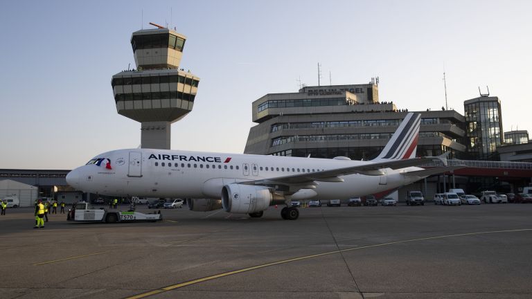 Стачка отменя полети във Франция