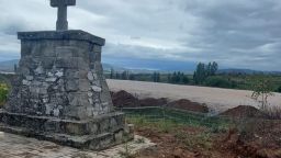 Външно се зае с унищожените войнишки гробища в Северна Македония