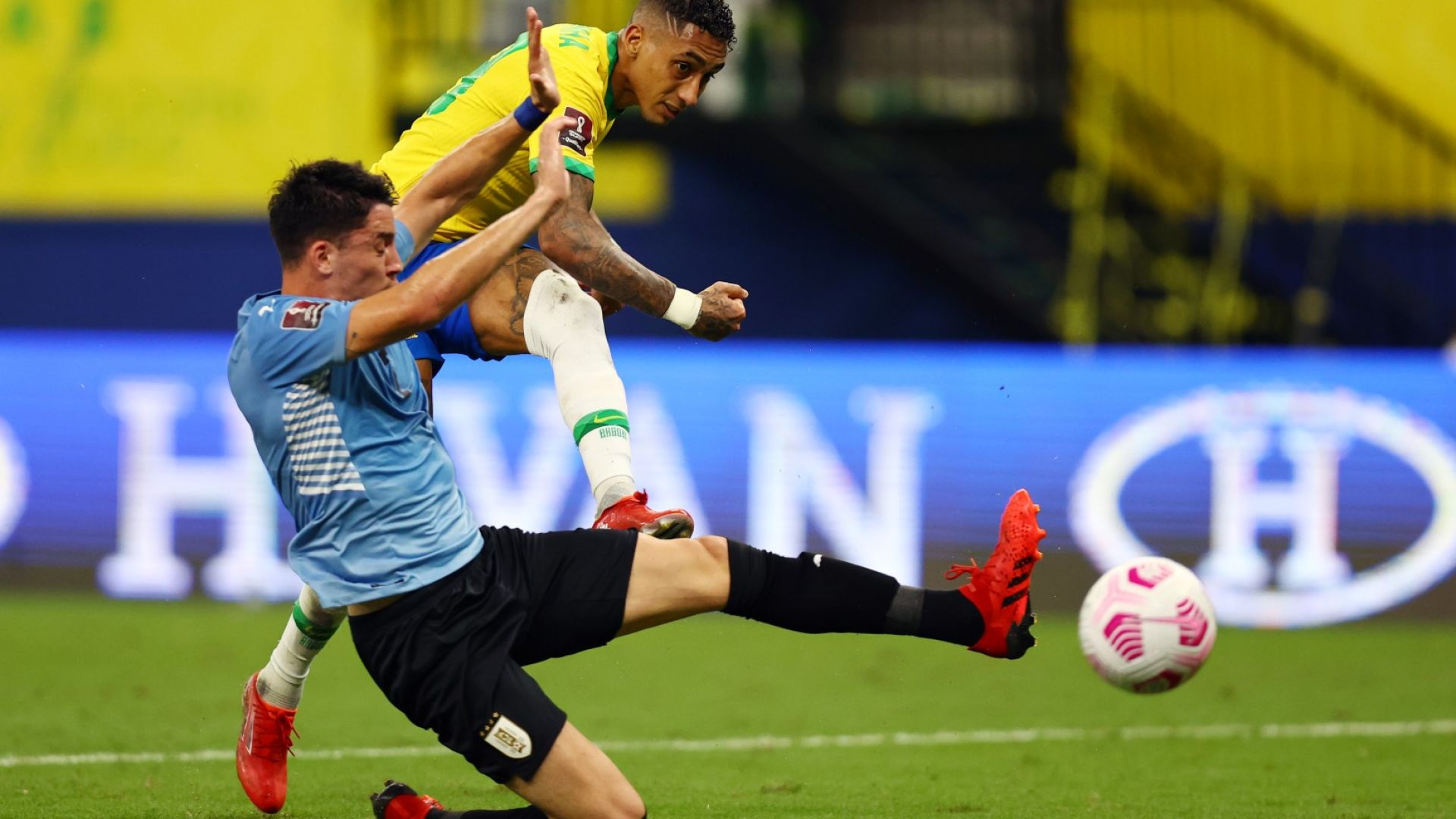 Бразилия също разби Уругвай и отдалечи първия световен шампион от Мондиала