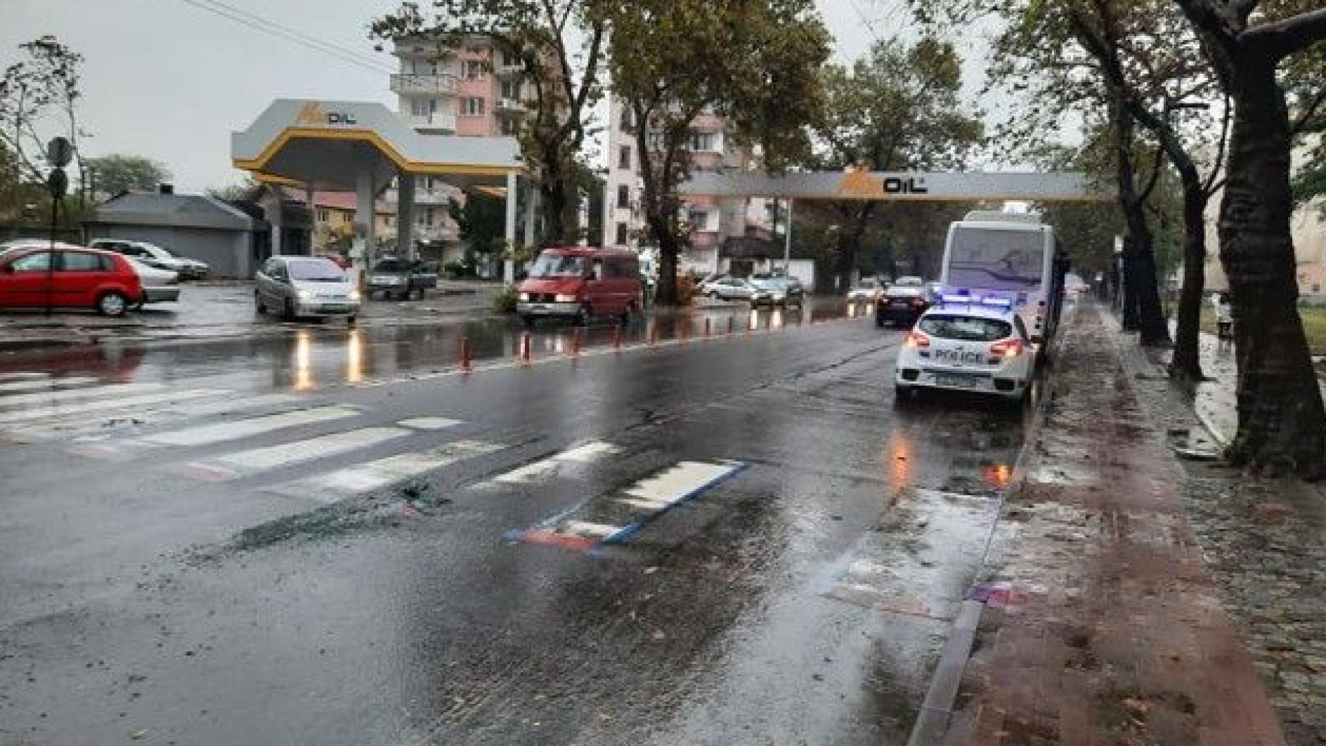 Катастрофа между автобус от градския транспорт и кола в Пловдив