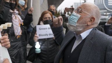 Представители на КТ Подкрепа посрещнаха с протест изпълнителния заместник председател на