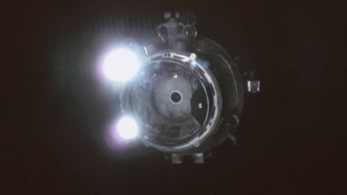 Космическият кораб на Китай се скачи с орбиталната станция