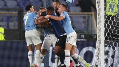Лацио наказа шампиона Интер в свирепо дерби на "Олимпико"