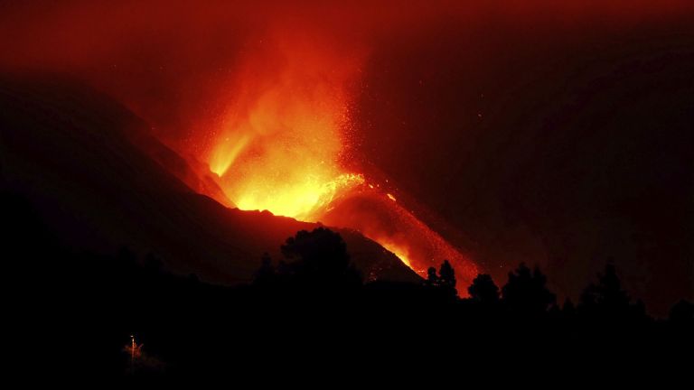 Due to the volcano again an earthquake and canceled flights to the island of Palma