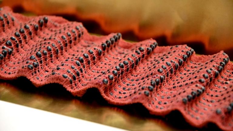 Учени разработиха "умна" тъкан, която усеща движенията