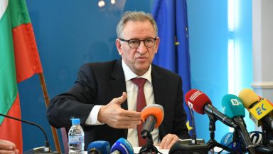 Стойчо Кацаров сезира прокуратурата за изказване на Борисов за ваксините