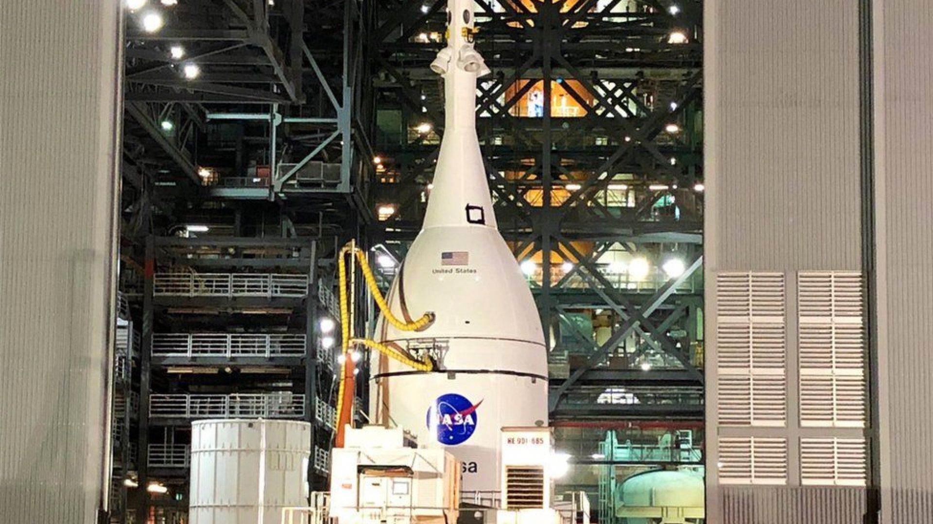 Лунният кораб на НАСА е готов